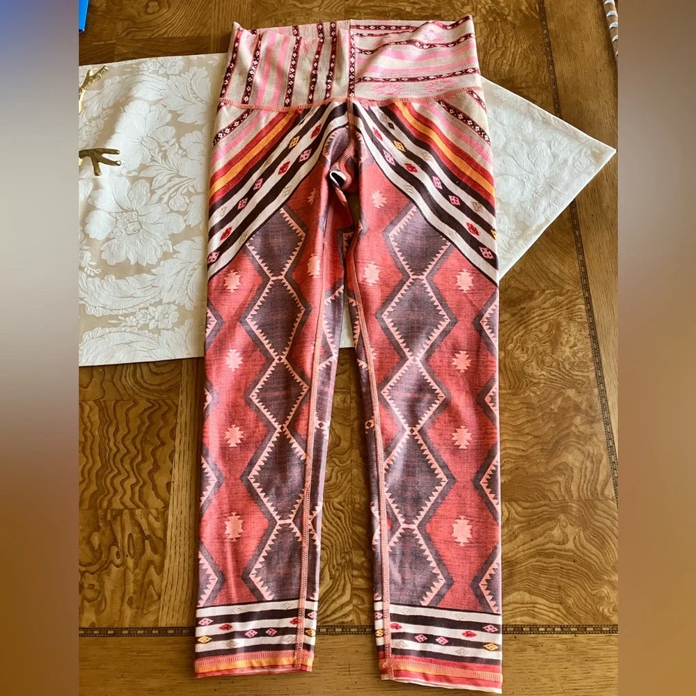 Niyama Sol Aztec cropped legging - Picture 1 of 4